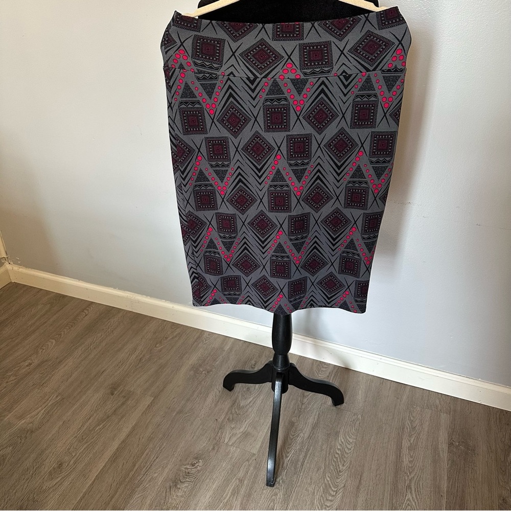 LulaRoe Skirt ♥️🖤 NWOT